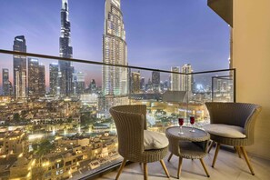 Property grounds - Modern 2-Bedroom Apartment | Full Burj Khalifa & Fountain Views (Dubai)