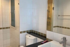 Room - The beach Bangsaen (Chon Buri)
