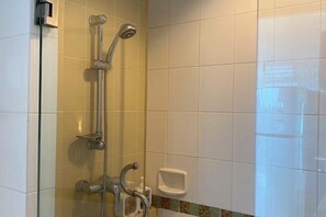 Room - The beach Bangsaen (Chon Buri)