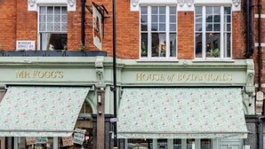 Exterior - Kula London - Fitzrovia Newman St (London)