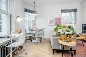Dining - Kula London - Fitzrovia Newman St (London)