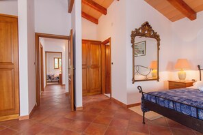 4 Schlafzimmer, Bügeleisen/Bügelbrett, Reisekinderbett, kostenloses WLAN