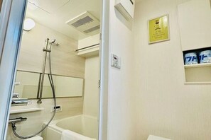 Bathroom - Chuo301 (Osaka)