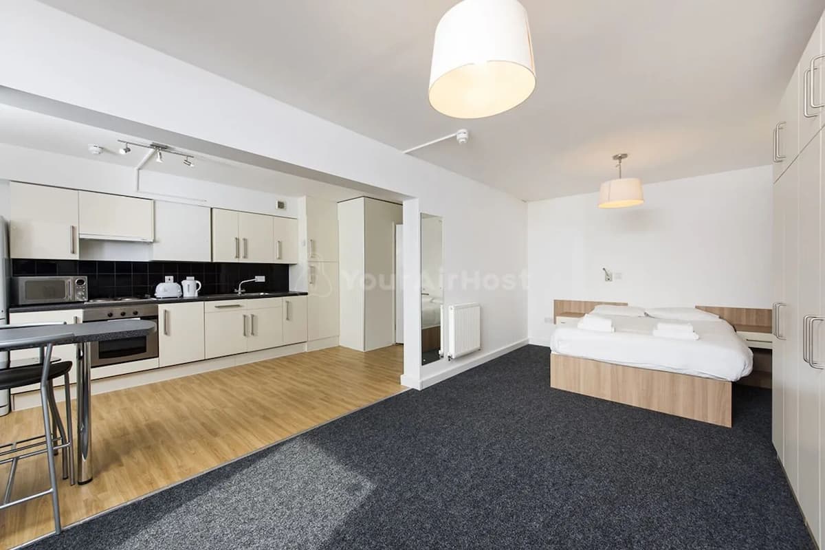 Blackout curtains, free WiFi