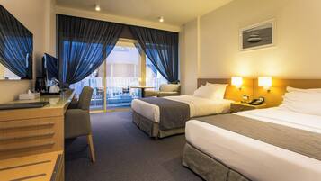 In-room safe, soundproofing, iron/ironing board, free WiFi