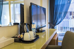 Deluxe Δίκλινο Δωμάτιο (Double), Μπαλκόνι | Χρηματοκιβώτιο στο δωμάτιο, ηχομόνωση, σίδερο/σιδερώστρα, δωρεάν Wi-Fi 