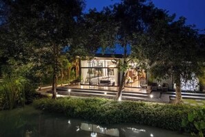 Interior - Huge Pool Villa with Private Lake 3+1BR/10 Guests (Pattaya)