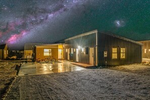 Unclassified image, 3 of 21, button - Starlet 11 (Lake Tekapo)