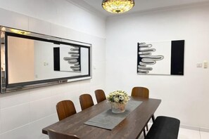 Restaurant - SkyLoft 3Bed2Bath @ Bukit Indah next to Aeon Mall (Johor Bahru)