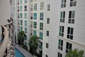 Outdoor pool - City Garden Olympus Condominium 1room (Pattaya)