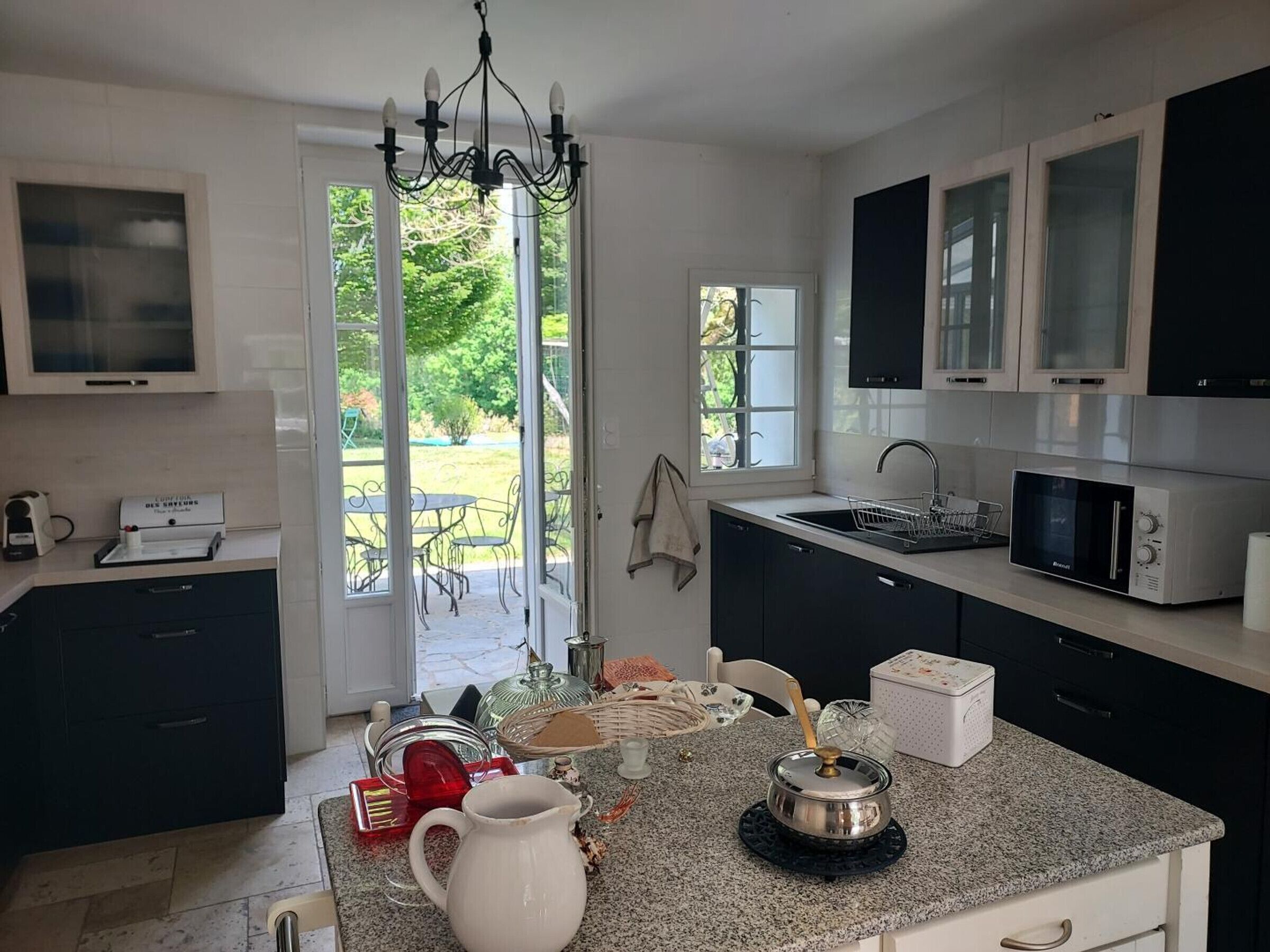 Kühlschrank, Mikrowelle, Ofen, Geschirrspüler