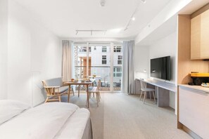 1 dormitori, planxa i posts de planxar, wifi i roba de llit 