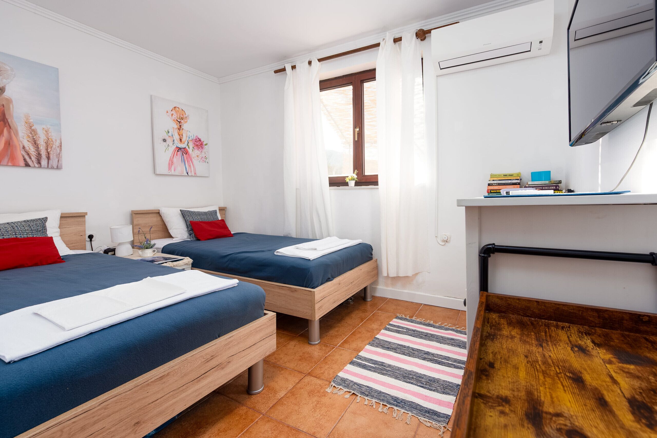 2 bedrooms
