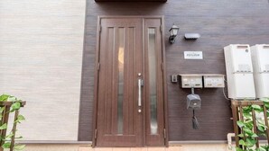 Exterior detail - W.Hostel (Tokyo)