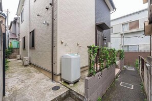 Property grounds - W.Hostel (Tokyo)