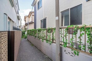 Property grounds - W.Hostel (Tokyo)