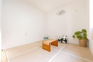 Unclassified image, 5 of 99, button - W.Hostel (Tokyo)