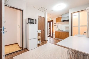 Unclassified image, 3 of 26, button - W.Hostel (Tokyo)