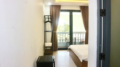 Monstera Hotel and Coffee