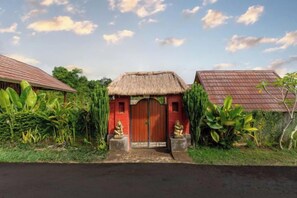 Unclassified image, 3 of 29, button - Maskot Penida Cottage (Bali)