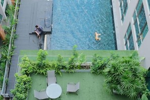 Outdoor dining - Luxury Erawan condo in Chiangmai Night market (Chiang Mai)