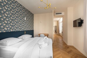 1 quarto, acesso à internet, roupa de cama