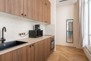 Microwave, oven, stovetop, coffee/tea maker