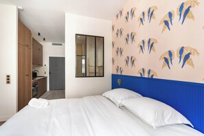 1 bedroom, internet, bed sheets