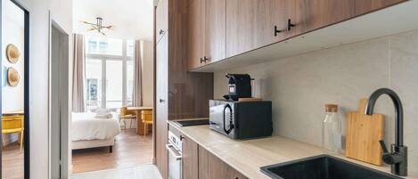 Microwave, oven, stovetop, coffee/tea maker