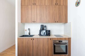 Microwave, oven, stovetop, coffee/tea maker