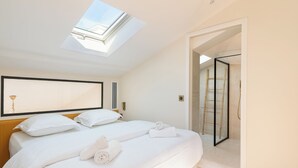 1 bedroom, Internet, bed sheets - Chic Duplex for 4 in Vibrant Bastille (Paris)