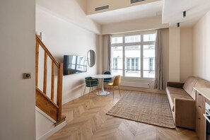 Unclassified image, 5 of 13, button - Chic Duplex for 4 in Vibrant Bastille (Paris)