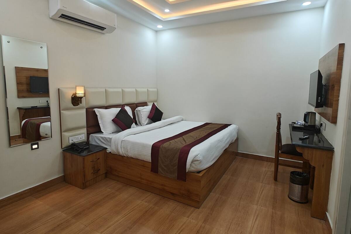 Habitación superior | Sábanas de algodón egipcio, ropa de cama de alta calidad, escritorio