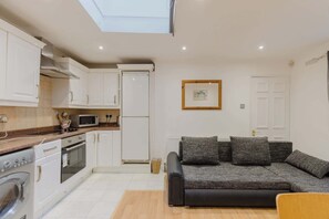 Interior - Brilliantly Located 1BDR Flat in Central London (Greater London)