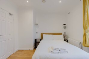 1 bedroom, internet, bed sheets - Brilliantly Located 1BDR Flat in Central London (Greater London)
