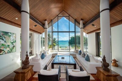 Villa Serenity- Oceanfront Pool Villa with Cinema and Gym