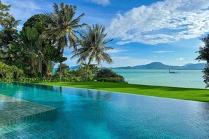 Outdoor pool - Villa Serenity- Oceanfront Pool Villa with Cinema and Gym (Phuket)