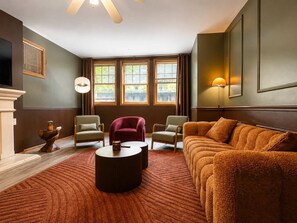 TV, fireplace, offices