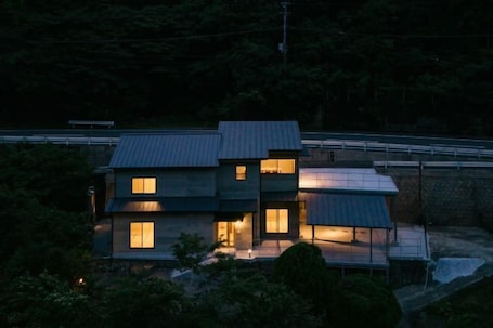 Exterior. SEN.RETREAT TAKIJIRI