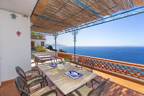 Outdoor dining - Respiro del Mare (Sorrento)