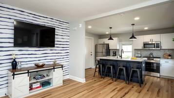 雪櫃、微波爐、焗爐、洗碗機