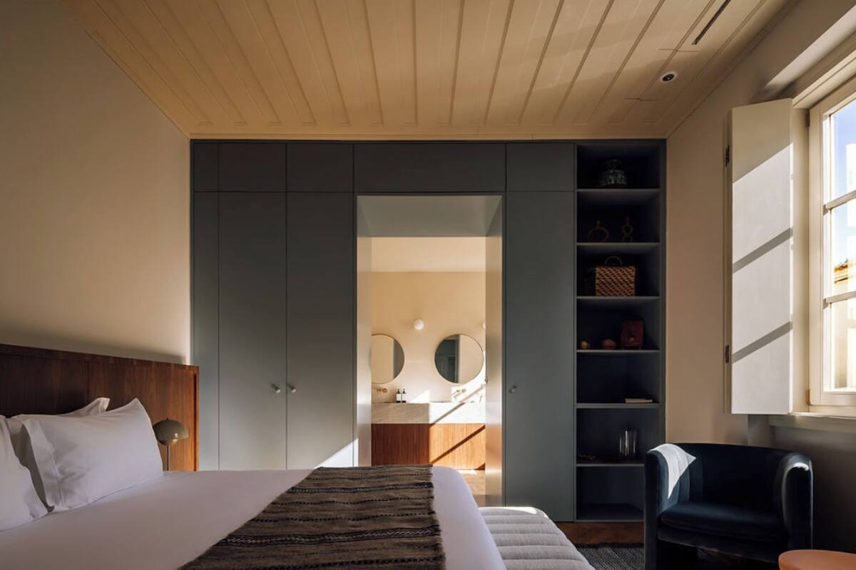 Quarto superior | Ferros/tábuas de passar roupa, Wi-Fi de cortesia