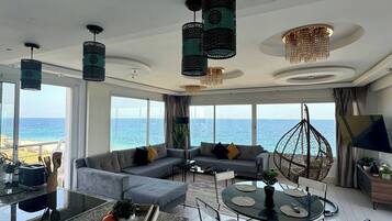 Apartment, 2 Bedrooms, Smoking, Balcony | Dining room