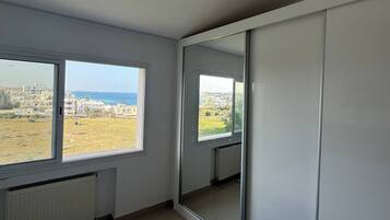 Apartment, 2 Bedrooms, Smoking, Balcony | 2 bedrooms