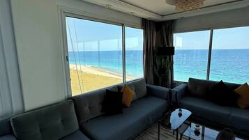 Apartment, 2 Bedrooms, Smoking, Balcony | Lounge