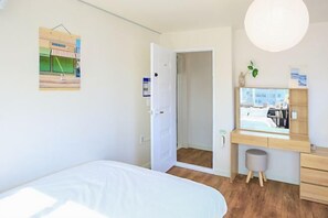 Room - [San's Stay] Free wine/Beam Projector/Breakfast/Ramen/Seoul National University Station (Seoul)