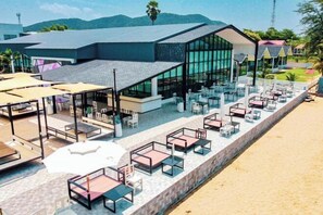 Interior - Rattanapura (Tha Mai)