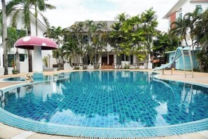 Outdoor pool - Rattanapura (Tha Mai)