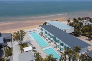 Outdoor pool - Rattanapura (Tha Mai)