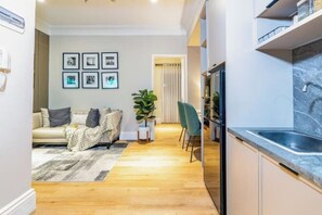 Interior - Apartment Roseville SOHO & Suites by Nagisa Bali (Serpong)